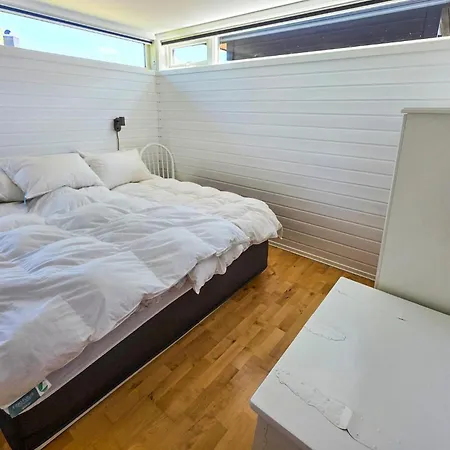 2 Bedroom Stunning In Laurkollen